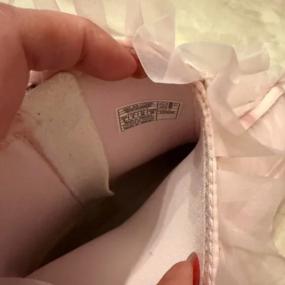 Collina Strada x UGG ruffle seashell classic short boots size us 8 pink - Picture 3 of 7